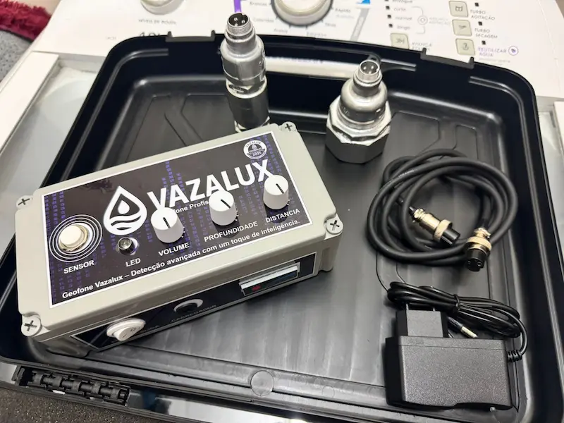 Geofone eletrônico Vazalux Pro profissional com sensor metálico e maleta premium
